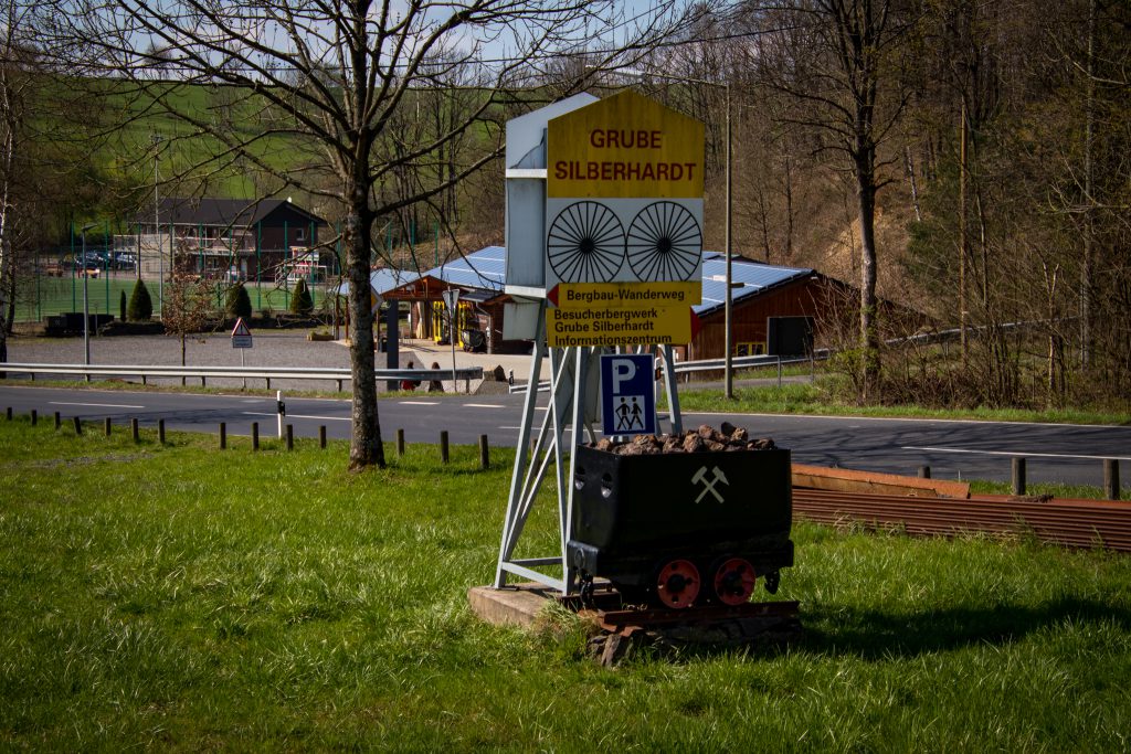 Grube Silberhardt und Bergbauwanderweg im Windecker Ländchen