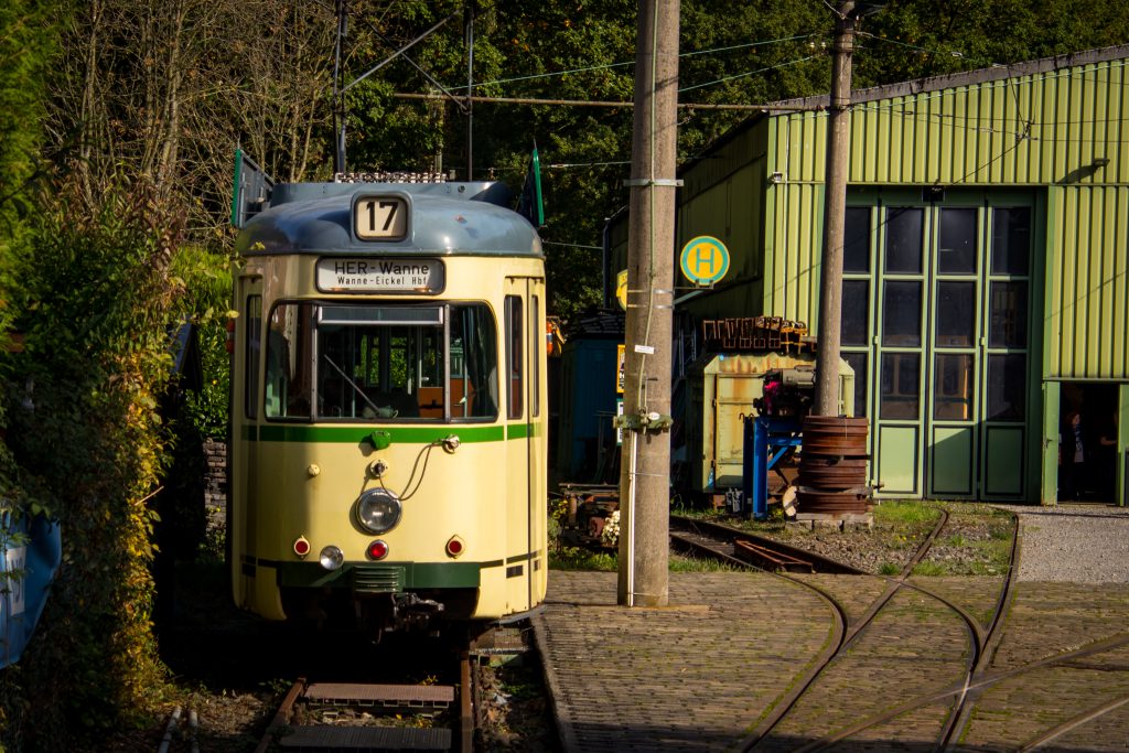 Wandern an der Strecke der Bergischen Museumsbahnen e.V.