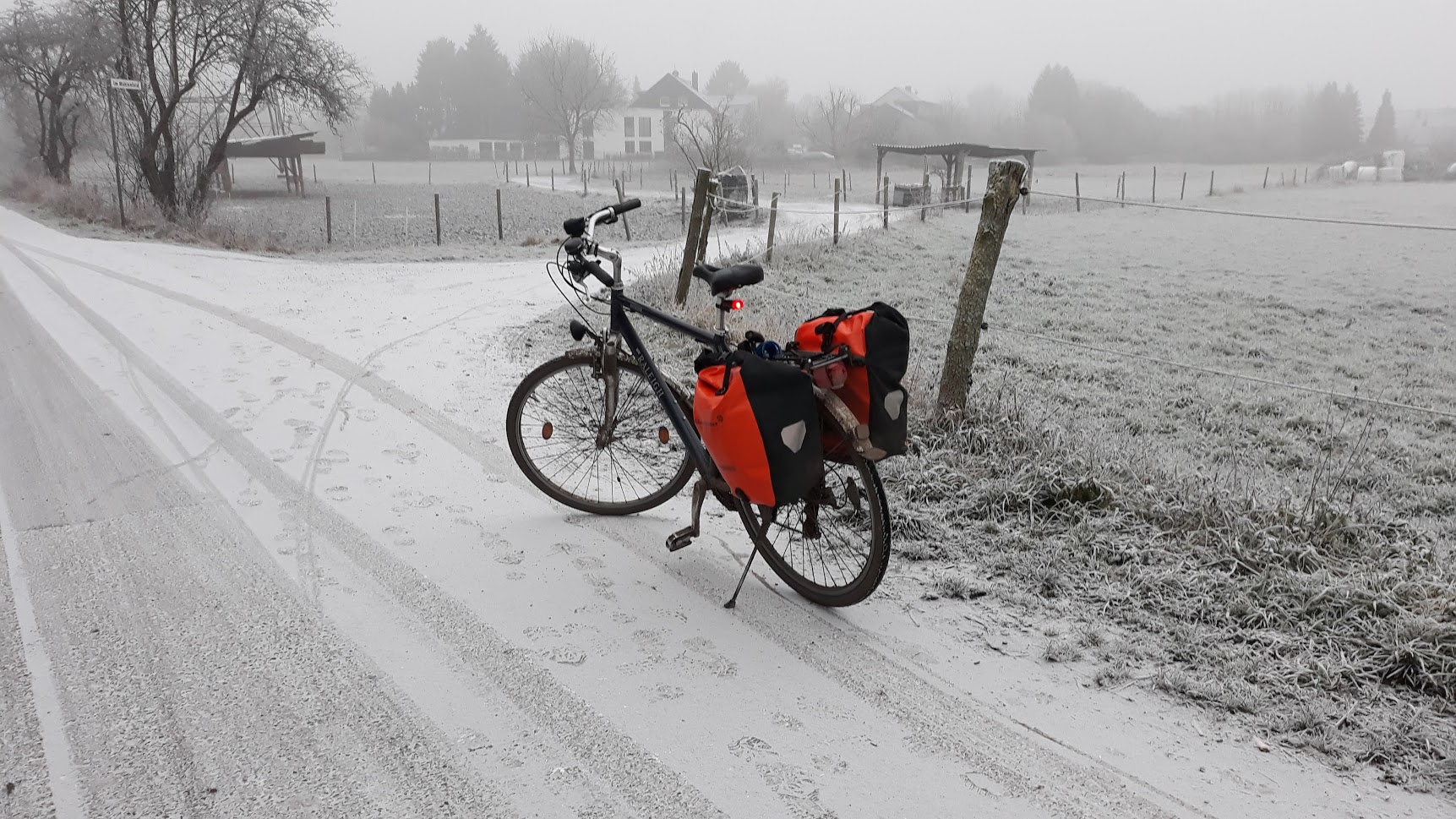 Fahrradfahren im Schnee als Fahrradpendler im Winter