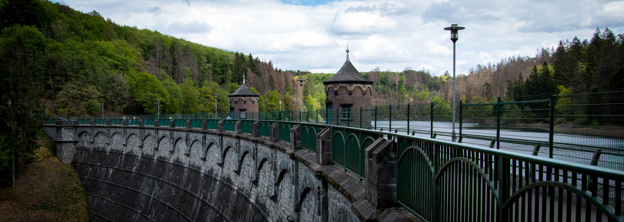 Wandern rund um die Sengbachtalsperre - Staumauer