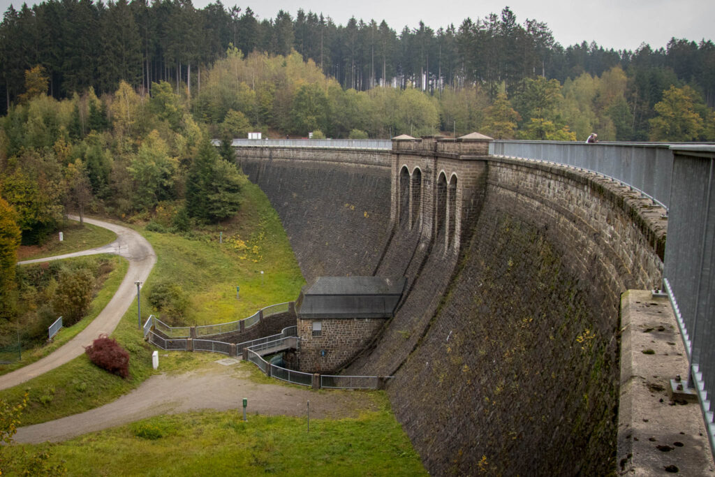 Wandern im Oberbergischen auf dem Streifzug #9 – Bergischer Fuhrmannsweg des Bergischen Wanderlandes in Marienheide