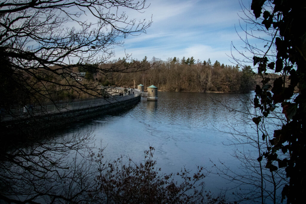 Wandern rund um die Neyetalsperre