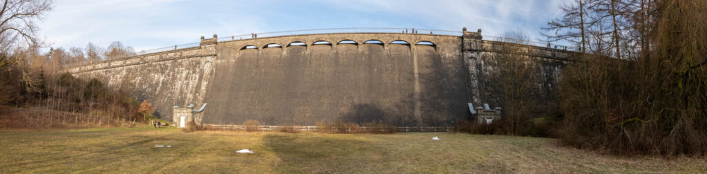 Wandern rund um die Neyetalsperre