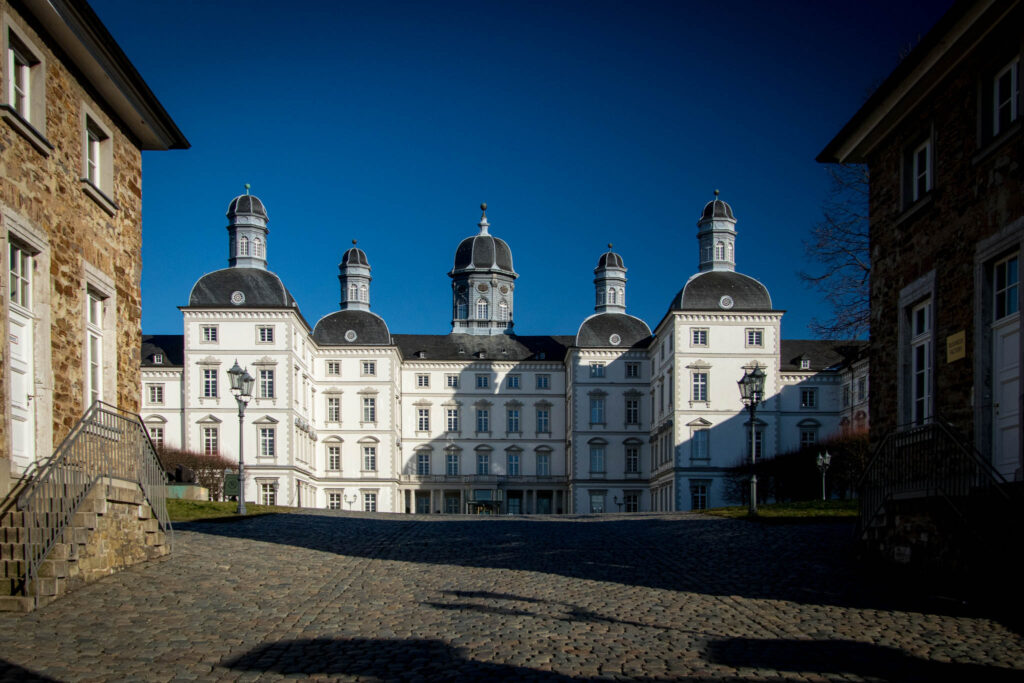 Wandern zwischen Bergisch Gladbach und Bensberg - Gruben und Schlösser