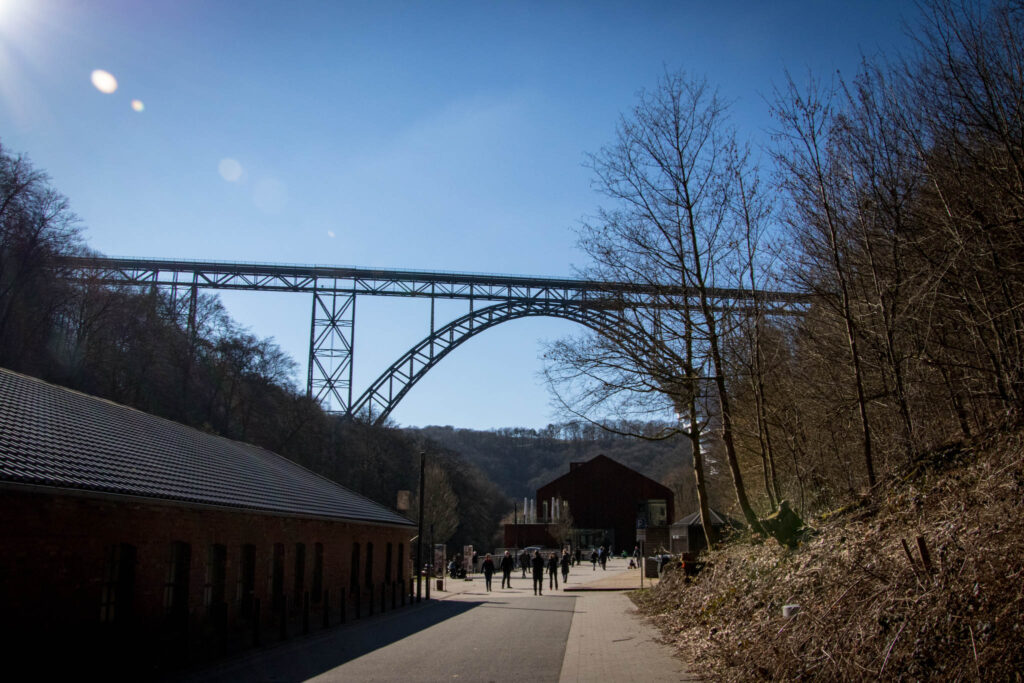 Wanderung von Schloss Burg zur Müngstener Brücke