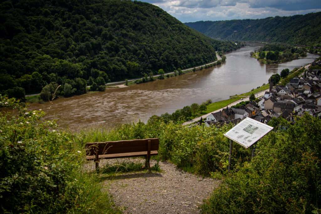 Wandern auf dem Traumpfädchen Löfer Rabenlaypfad